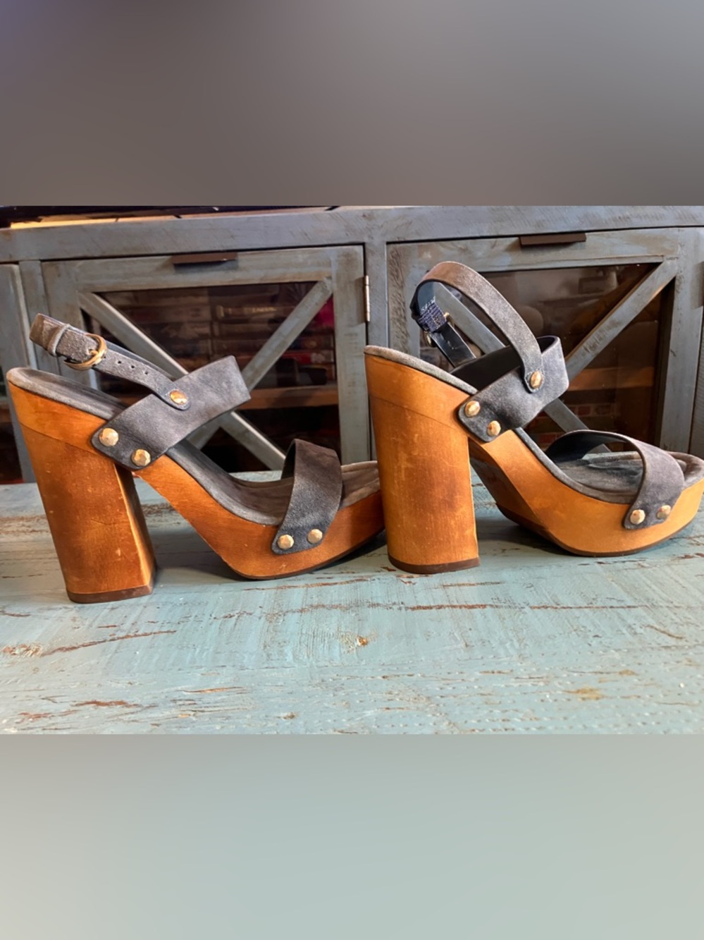 Amazing Women’s Gray Suede Platform Sandal with Wooden Heel (8.5 sz) - Picture 10 of 12